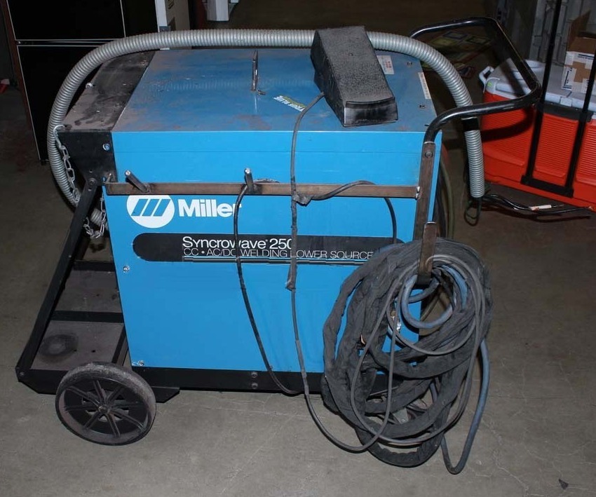 Photo Used MILLER Syncrowave 250 CC For Sale