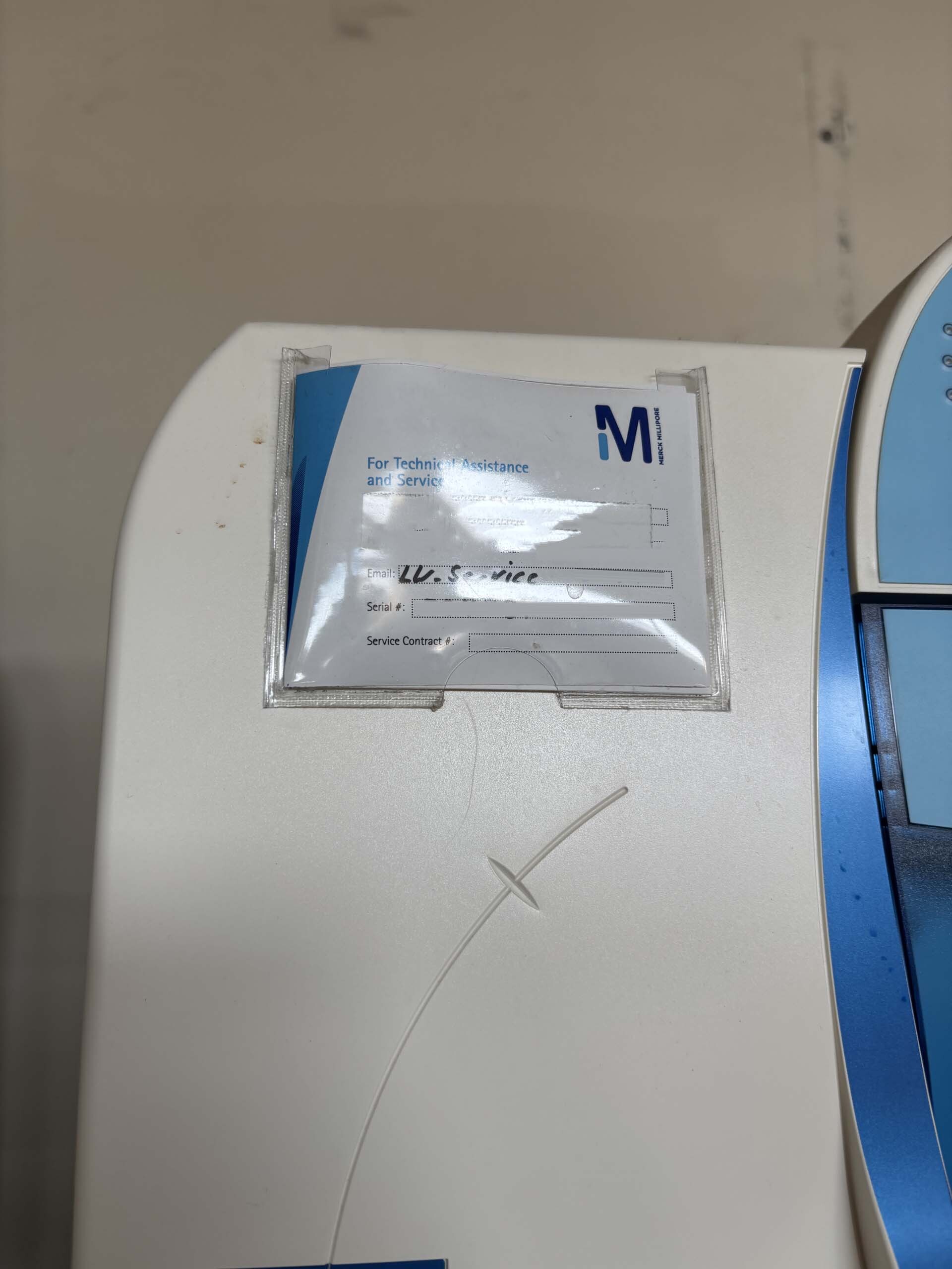 Foto Verwendet MILLIPORE Advantage A10 Milli-Q Zum Verkauf