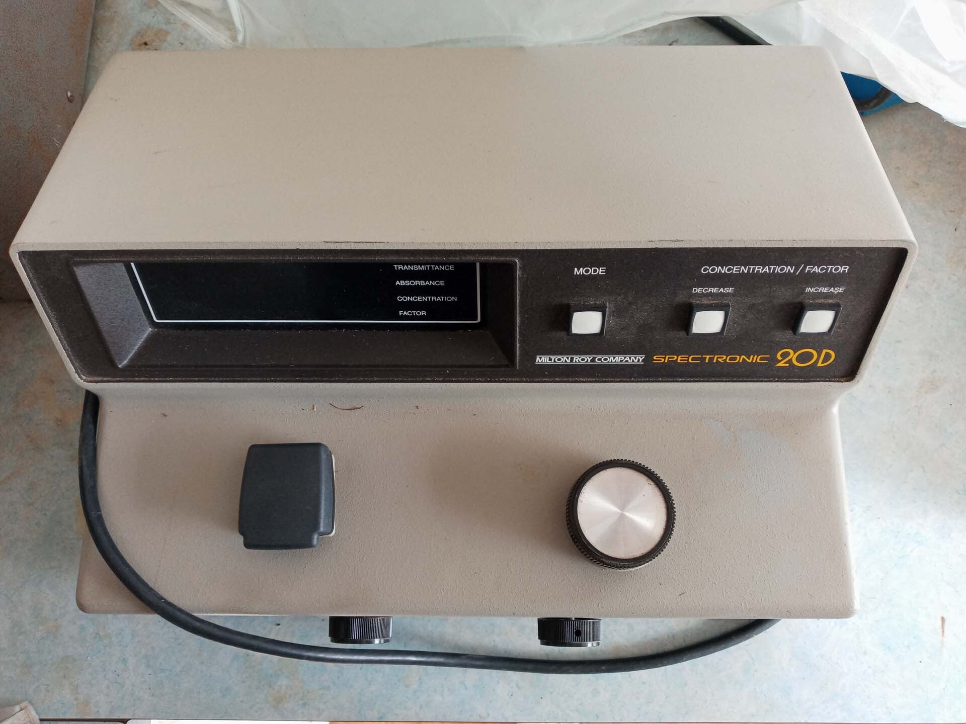 Photo Used MILTON ROY Spectronic 20D For Sale