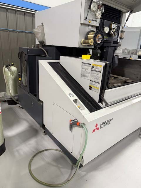 图为 已使用的 MITSUBISHI MV 1200S 待售