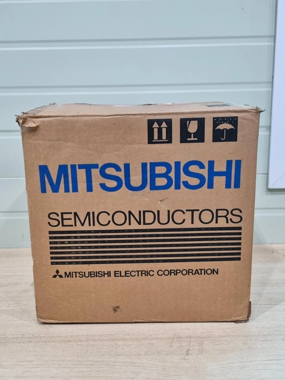 Photo Used MITSUBISHI SR200AV-90 For Sale