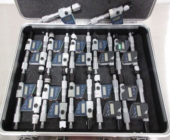 Photo Used MITUTOYO Lot of (22) digital micrometers For Sale