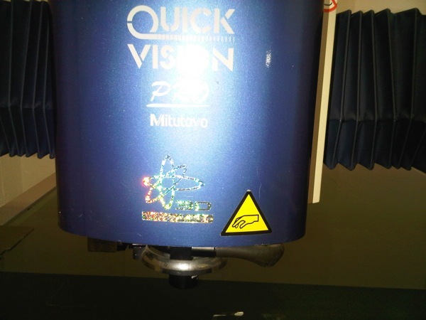 Foto Verwendet MITUTOYO Quick Vision 808 Zum Verkauf