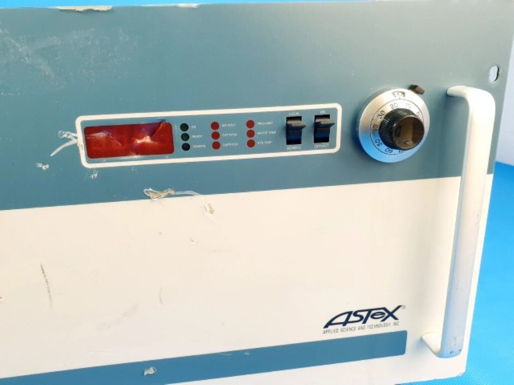 フォト（写真） 使用される MKS / ASTEX AX 8200 販売のために