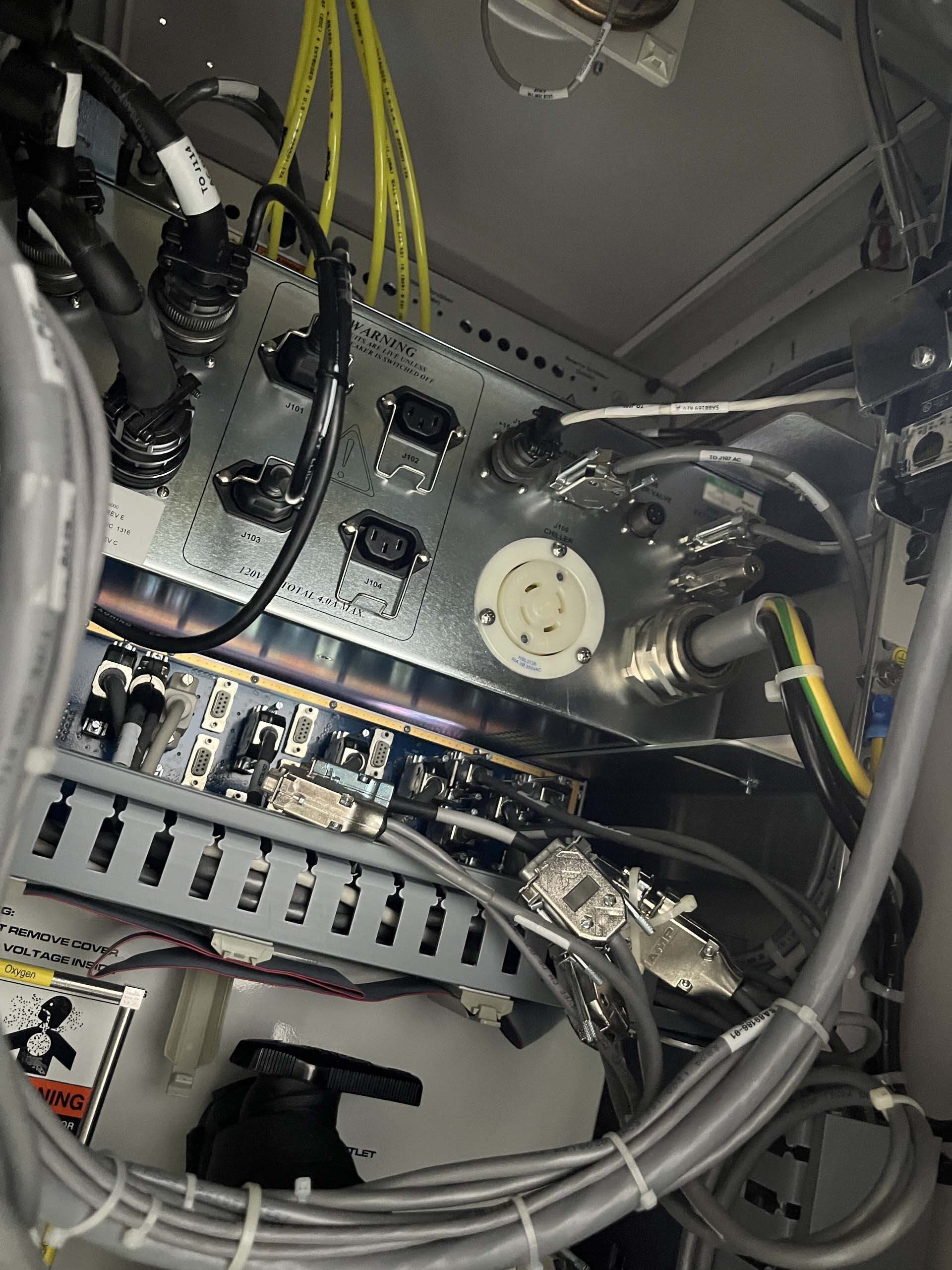 Foto Verwendet MKS AX 8575 Zum Verkauf