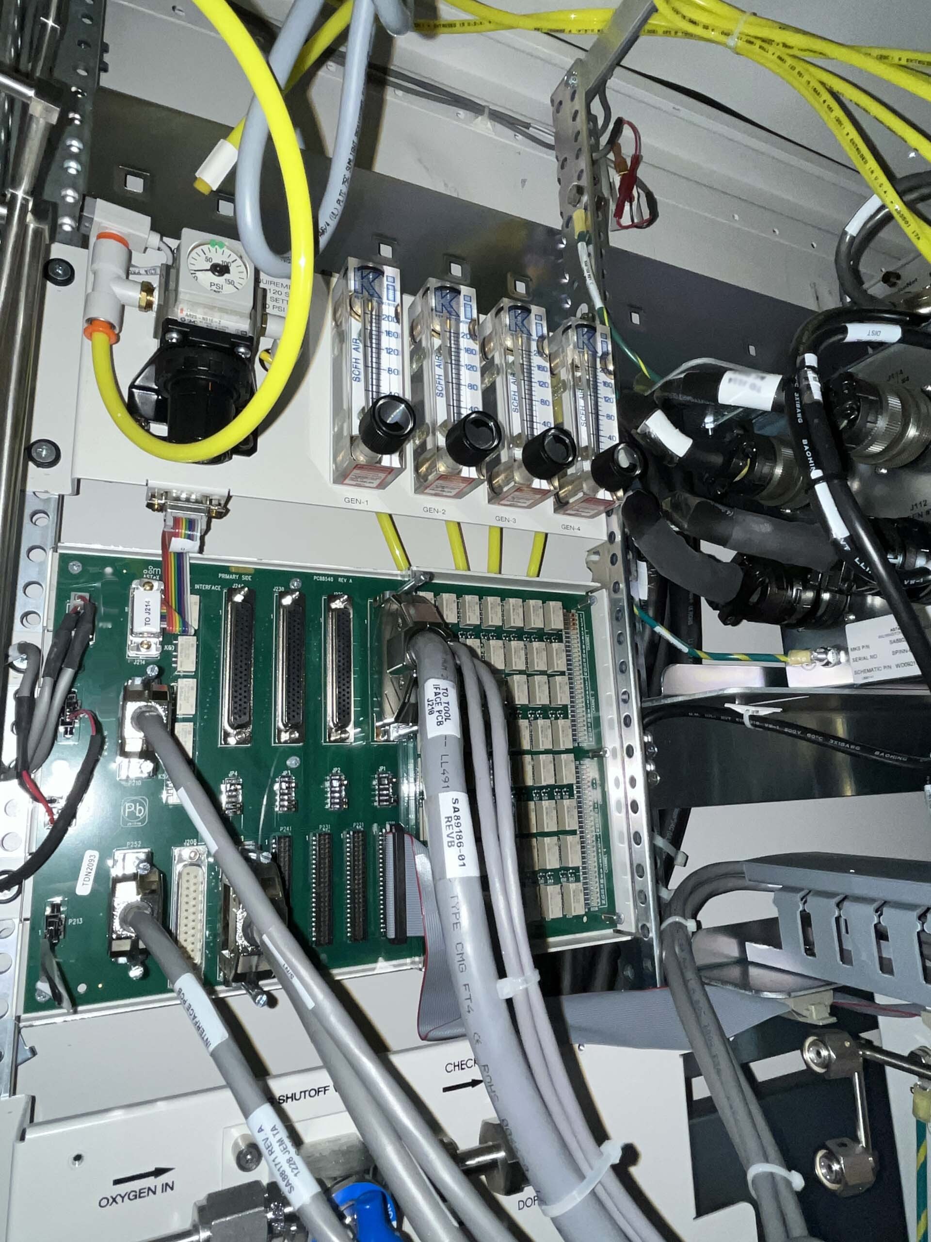 Foto Verwendet MKS AX 8575 Zum Verkauf