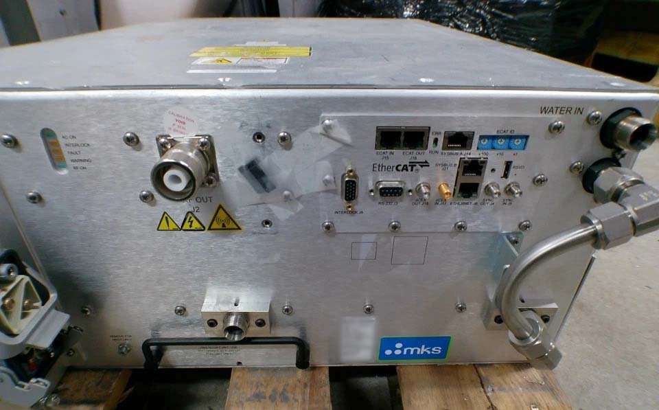 Foto Verwendet MKS Lot of RF Generators Zum Verkauf
