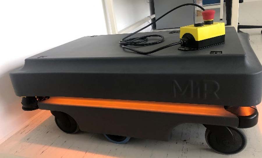 Foto Verwendet MOBILE INDUSTRIAL ROBOTS MiR 200 Zum Verkauf