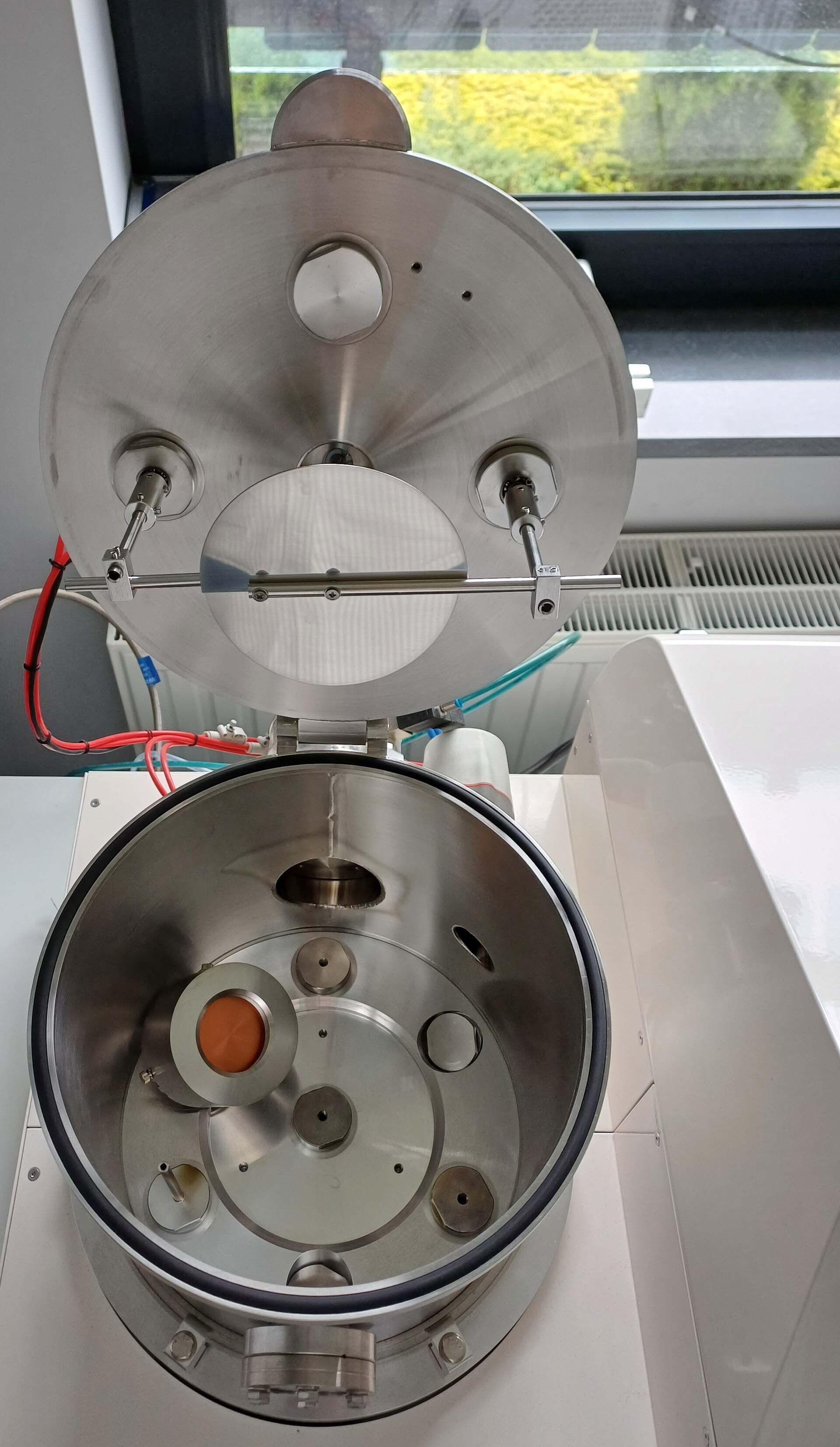 フォト（写真） 使用される MOORFIELD NANOTECHNOLOGY NanoPVD S-10A 販売のために