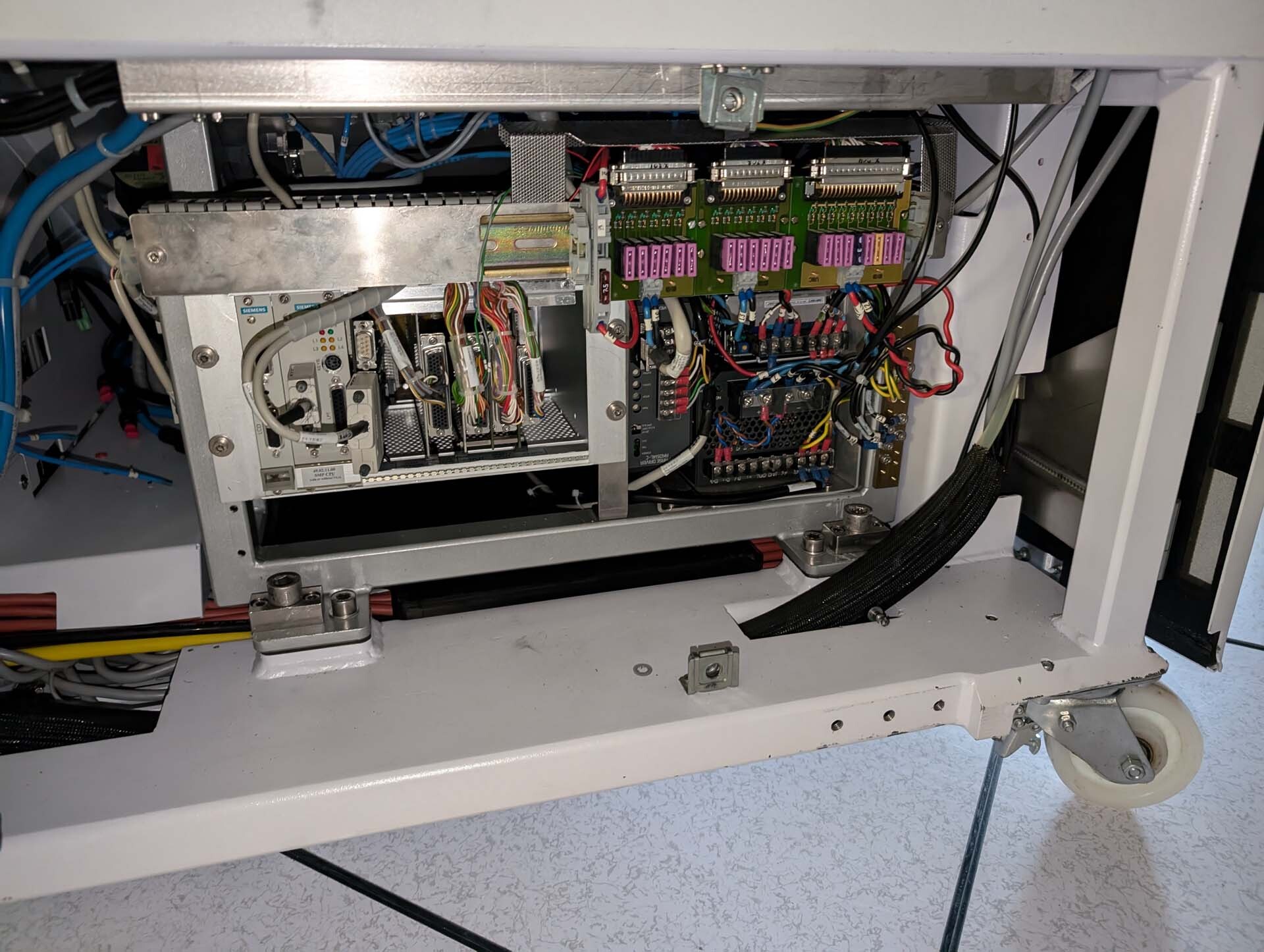 Photo Used MULTITEST MT 9928 For Sale
