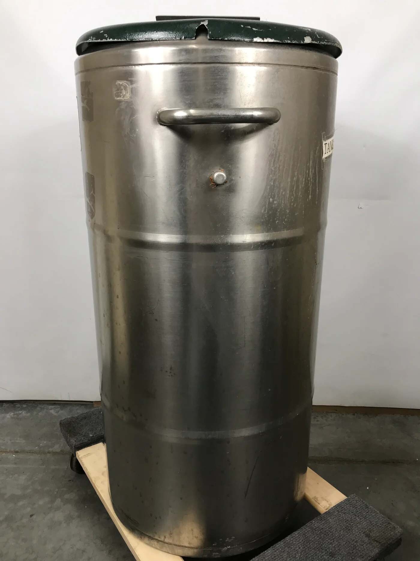 Photo Used MVE CRYOGENICS TA-90 For Sale