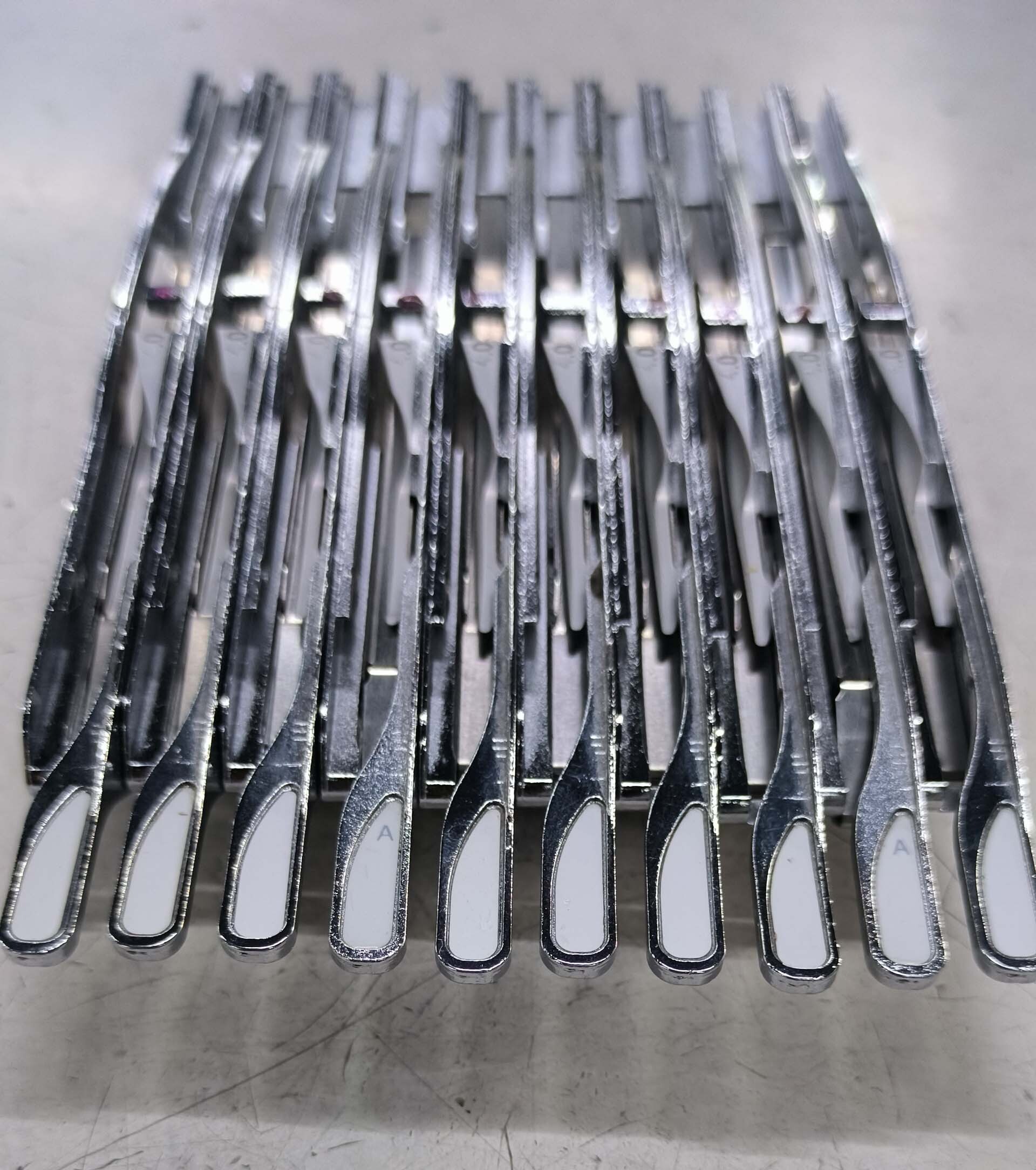 Foto Verwendet MYDATA / MYCRONIC / AGILIS Lot of feeders Zum Verkauf