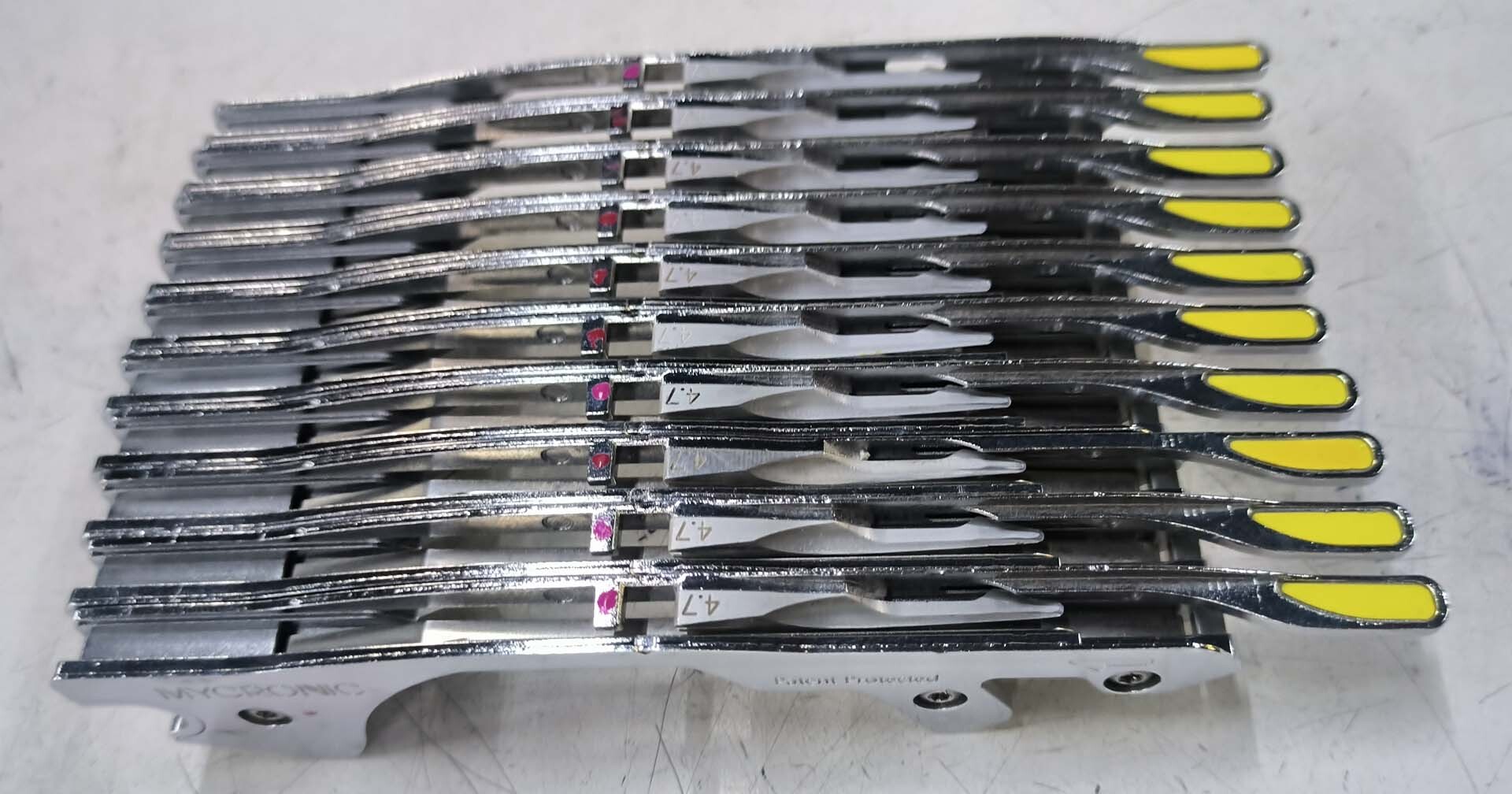 Foto Verwendet MYDATA / MYCRONIC / AGILIS Lot of feeders Zum Verkauf