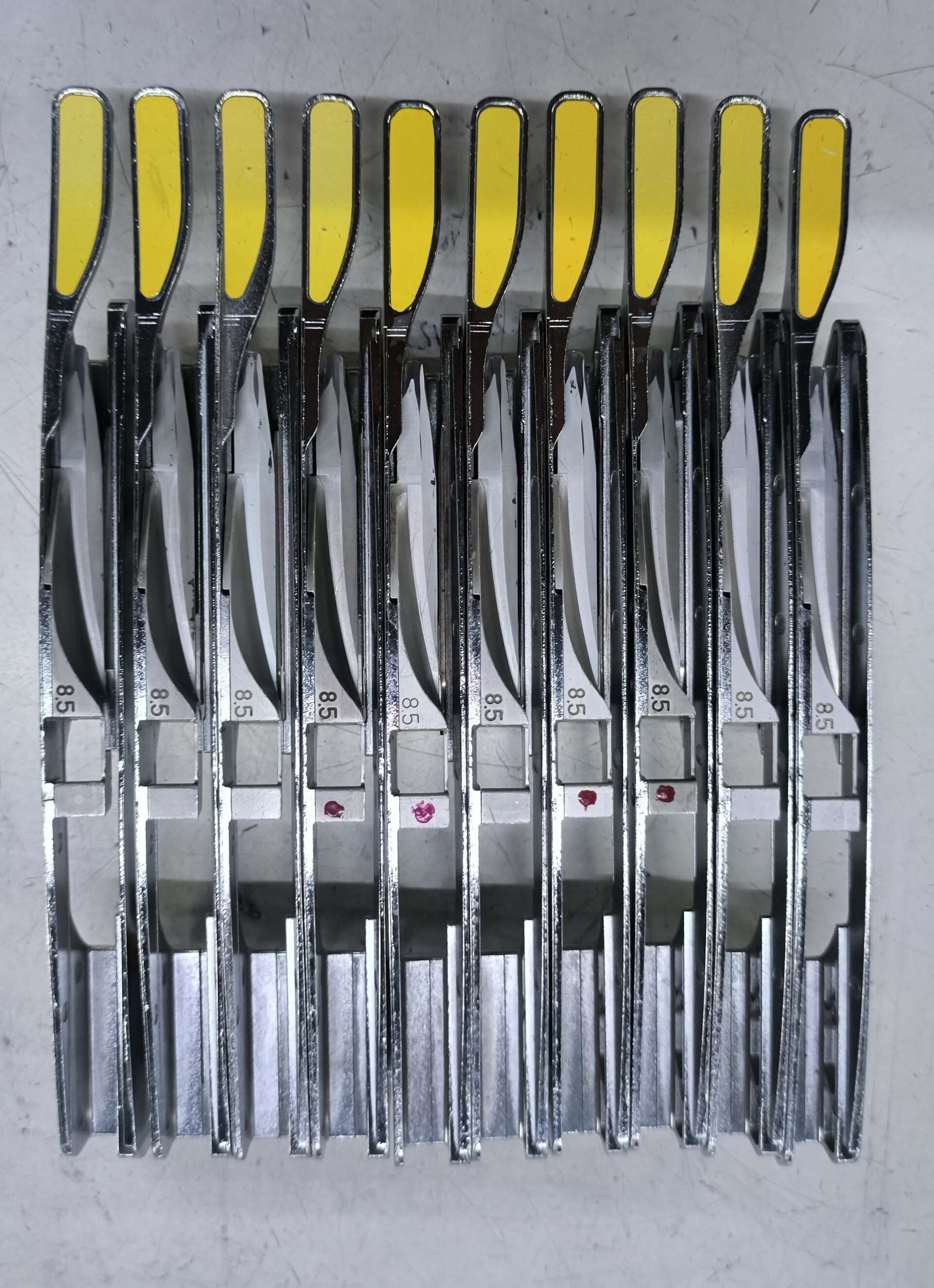 Foto Verwendet MYDATA / MYCRONIC / AGILIS Lot of feeders Zum Verkauf