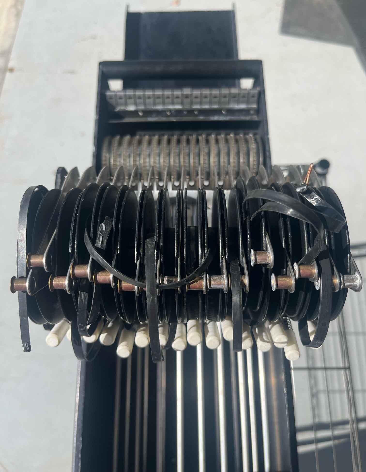 Foto Verwendet MYDATA Lot of feeders Zum Verkauf
