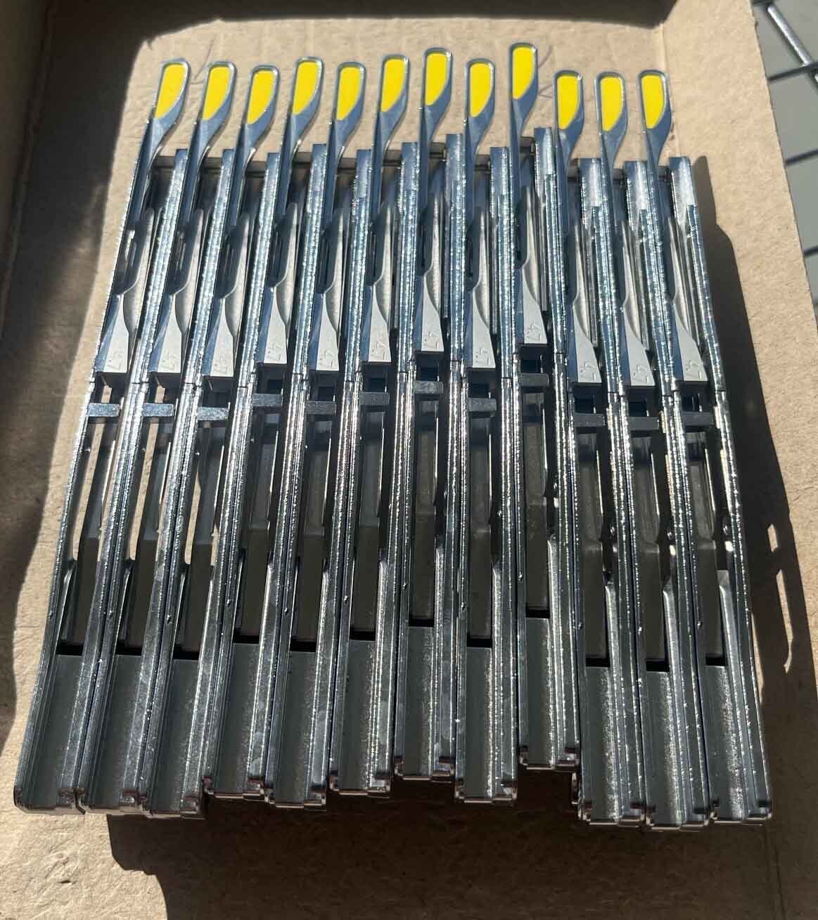 Foto Verwendet MYDATA Lot of feeders Zum Verkauf