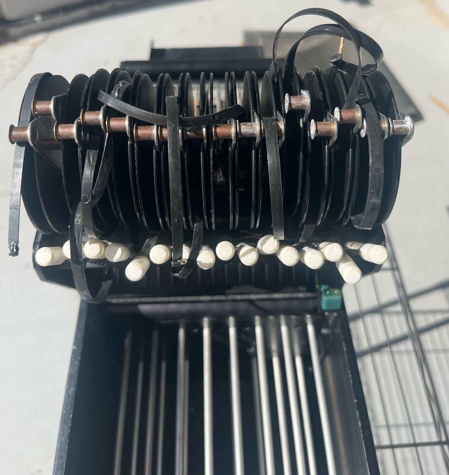 Foto Verwendet MYDATA Lot of feeders Zum Verkauf