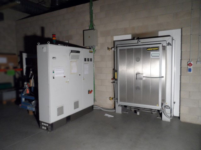 Photo Used NABERTHERM W 3300/S For Sale