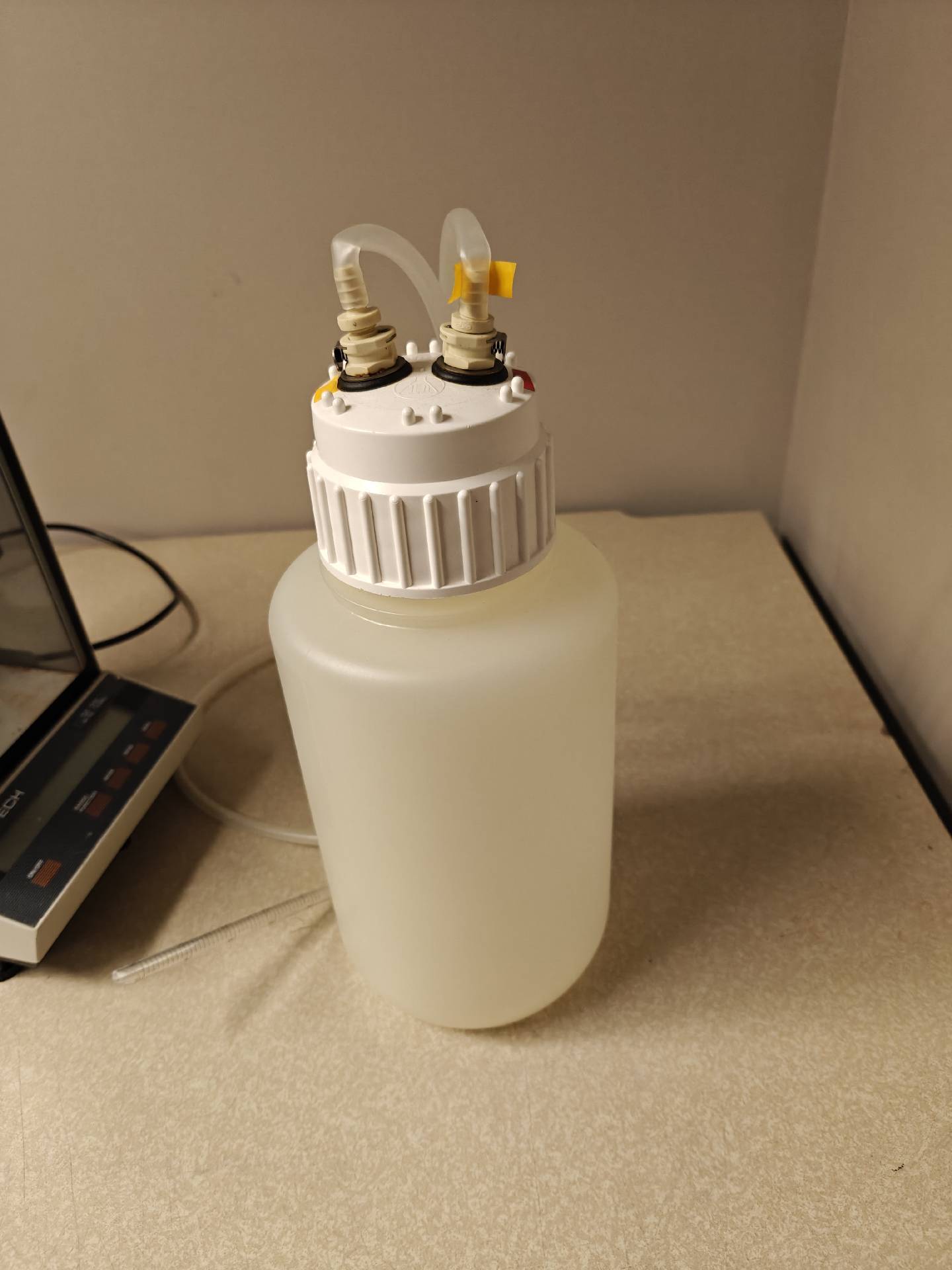 フォト（写真） 使用される NALGENE 3L 販売のために