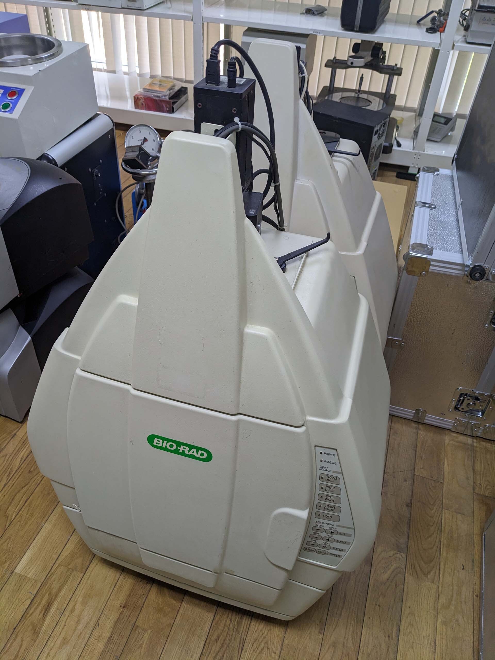 Photo Used NANOMETRICS / BIO-RAD / ACCENT Universal Hood II For Sale