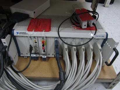 NATIONAL INSTRUMENTS / NI PXI-1045 電子試験装置 はセール価格 NATIONAL INSTRUMENTS / NI PXI-1045 電子試験装置 はセール価格