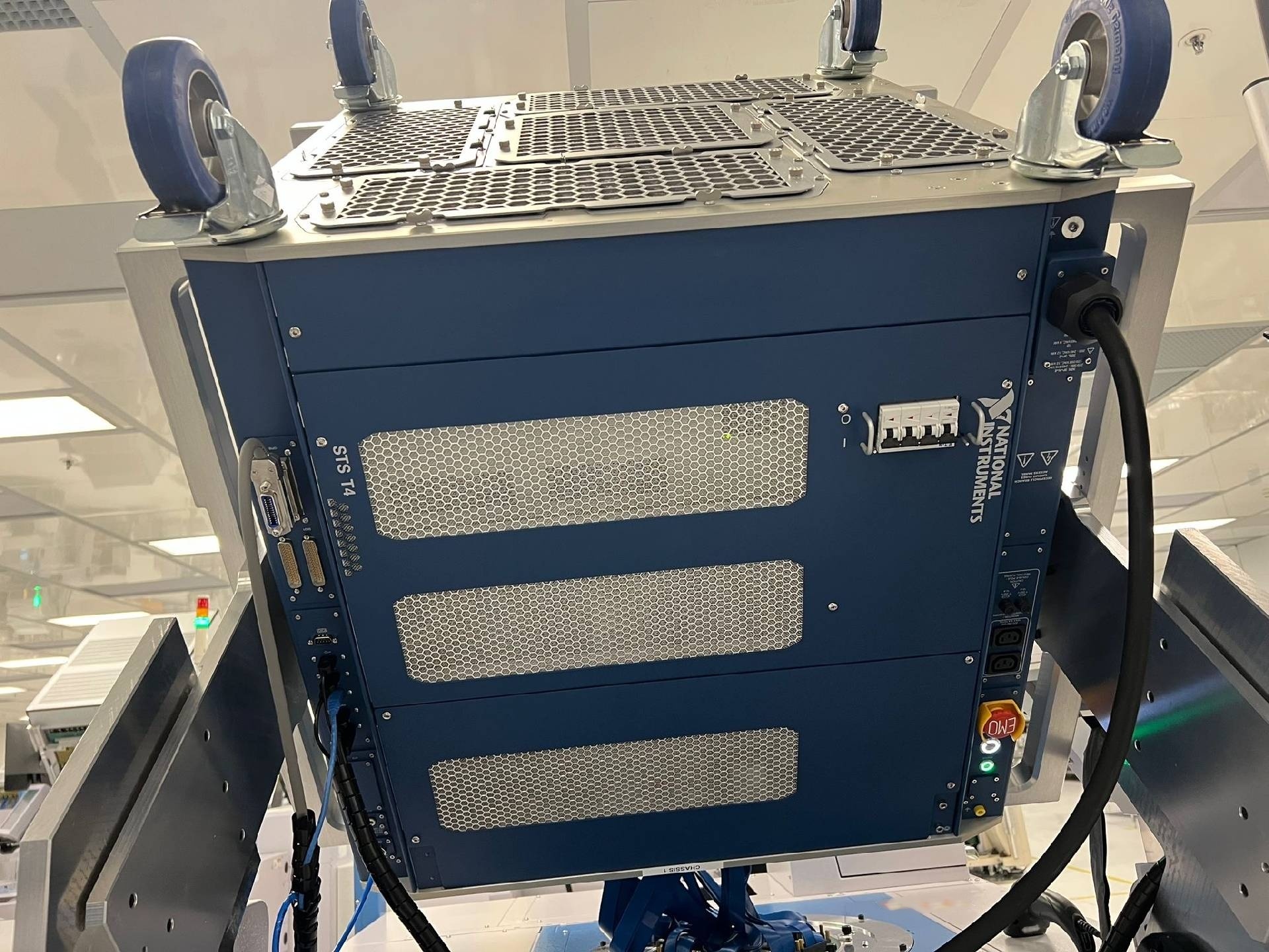 Photo Used NATIONAL INSTRUMENTS / NI STS-T4 For Sale
