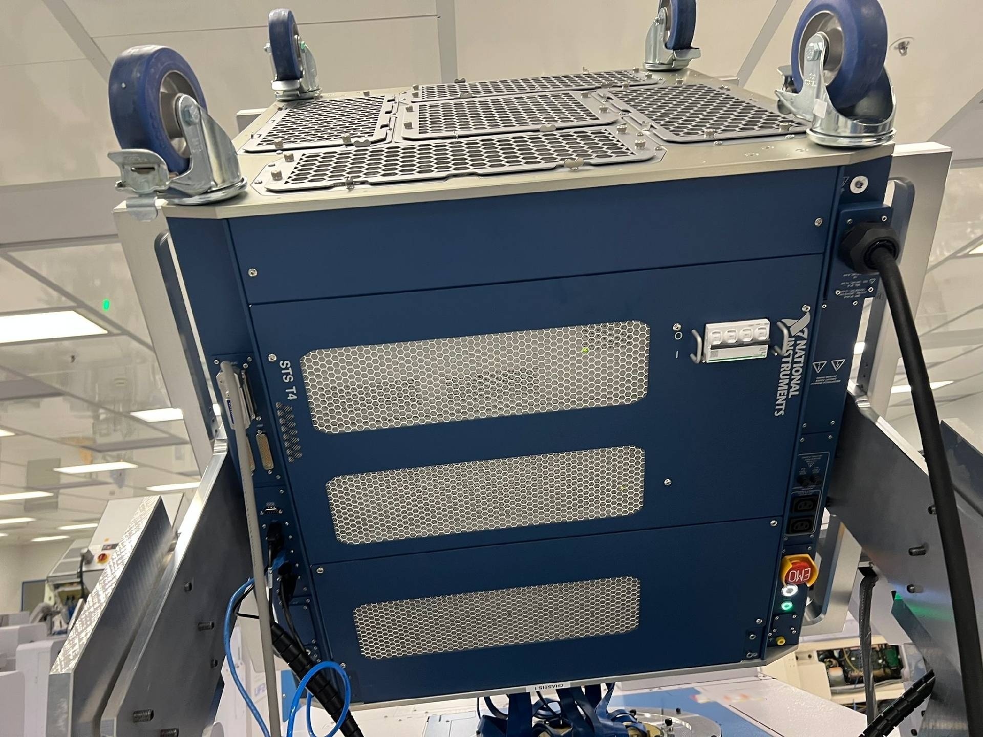 Photo Used NATIONAL INSTRUMENTS / NI STS-T4 For Sale