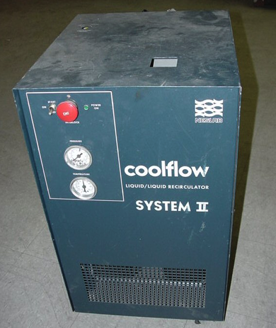 Foto Verwendet NESLAB Coolflow System II Zum Verkauf