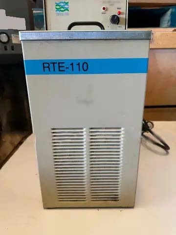 Foto Verwendet THERMO NESLAB RTE-110 Zum Verkauf