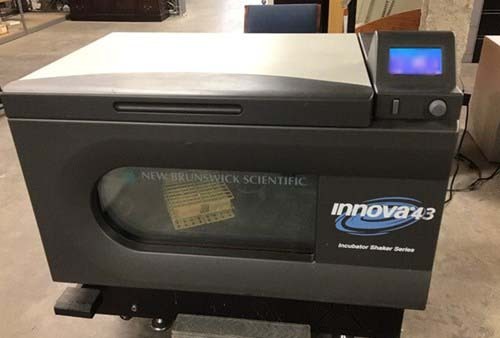 フォト（写真） 使用される NEW BRUNSWICK SCIENTIFIC Innova 43 販売のために