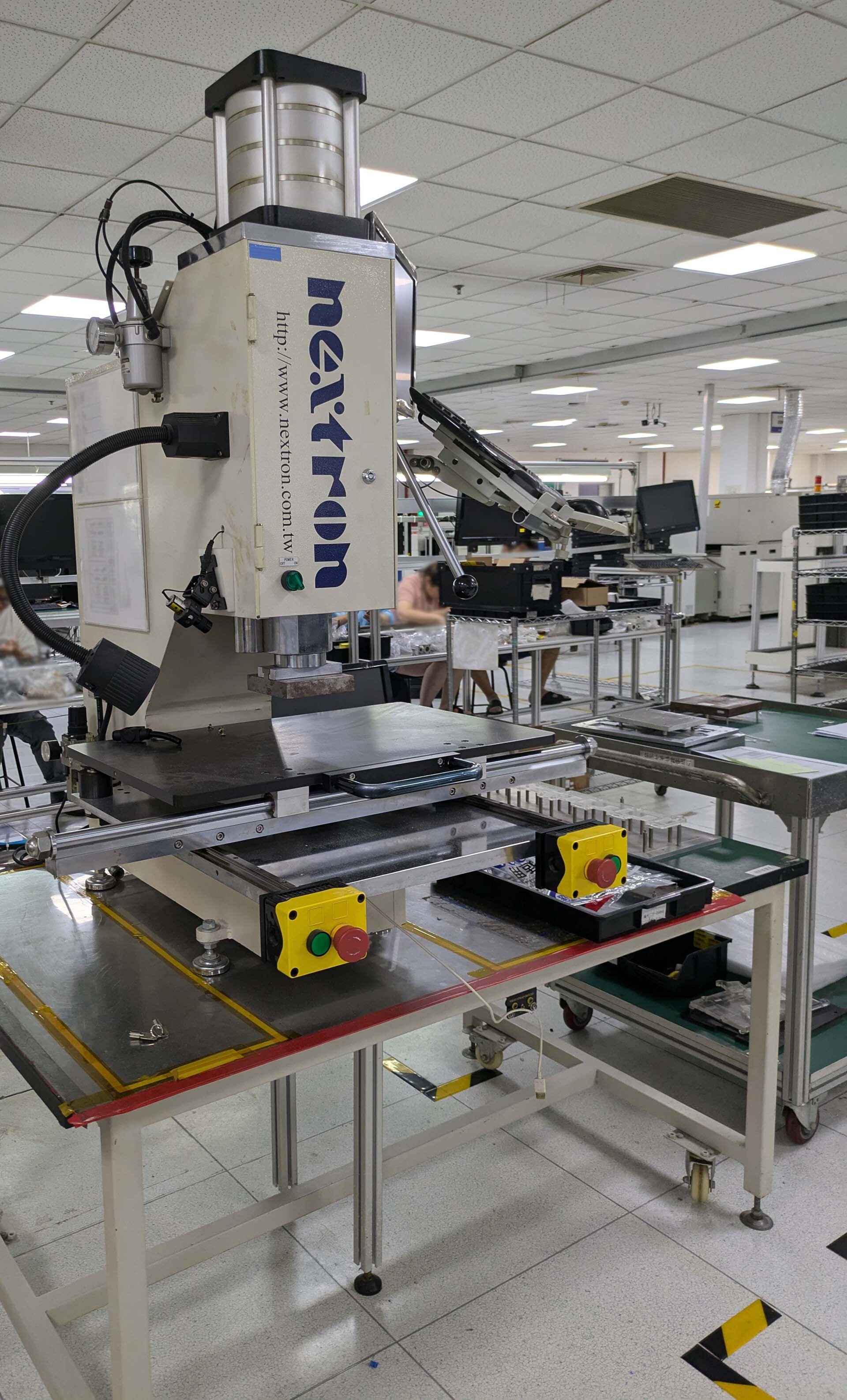 Photo Utilisé NEXTRON LPM2 À vendre