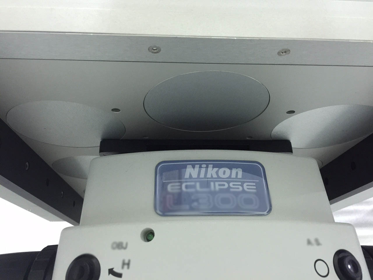 フォト（写真） 使用される NIKON Eclipse L 300 販売のために