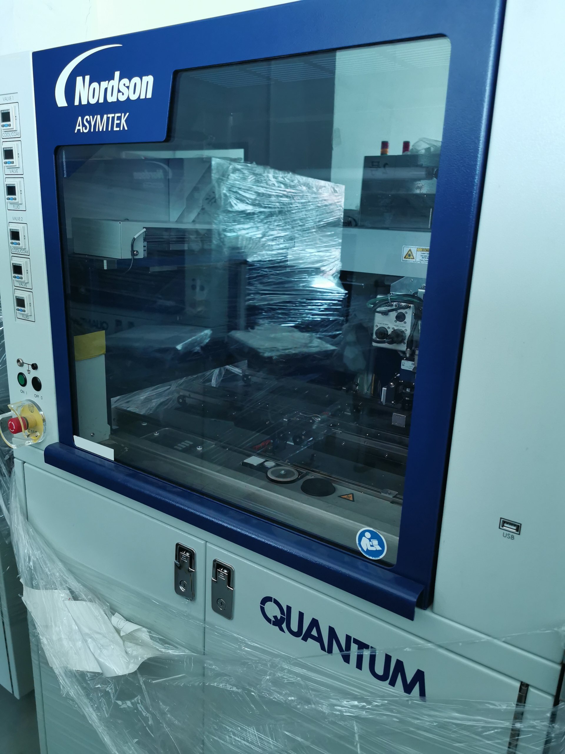 Photo Used NORDSON / ASYMTEK Quantum Q 6822 For Sale