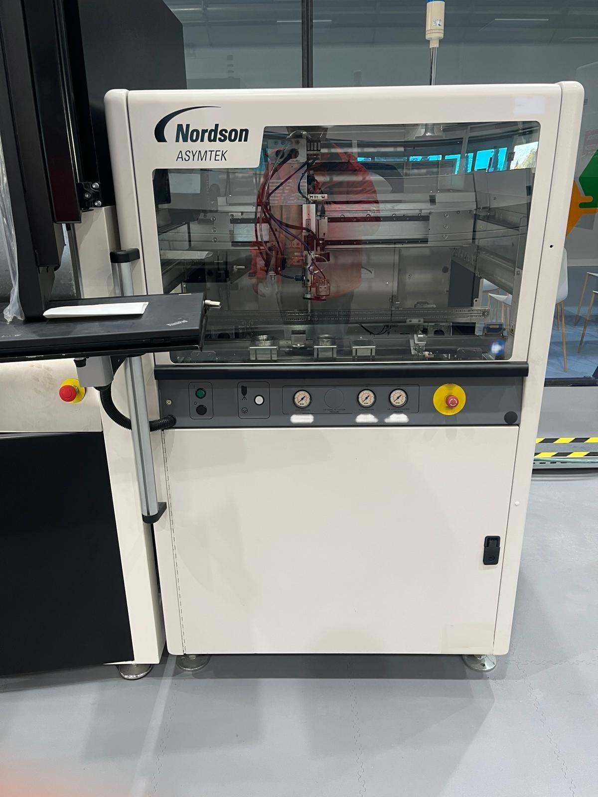 フォト（写真） 使用される NORDSON / ASYMTEK SL-940 販売のために