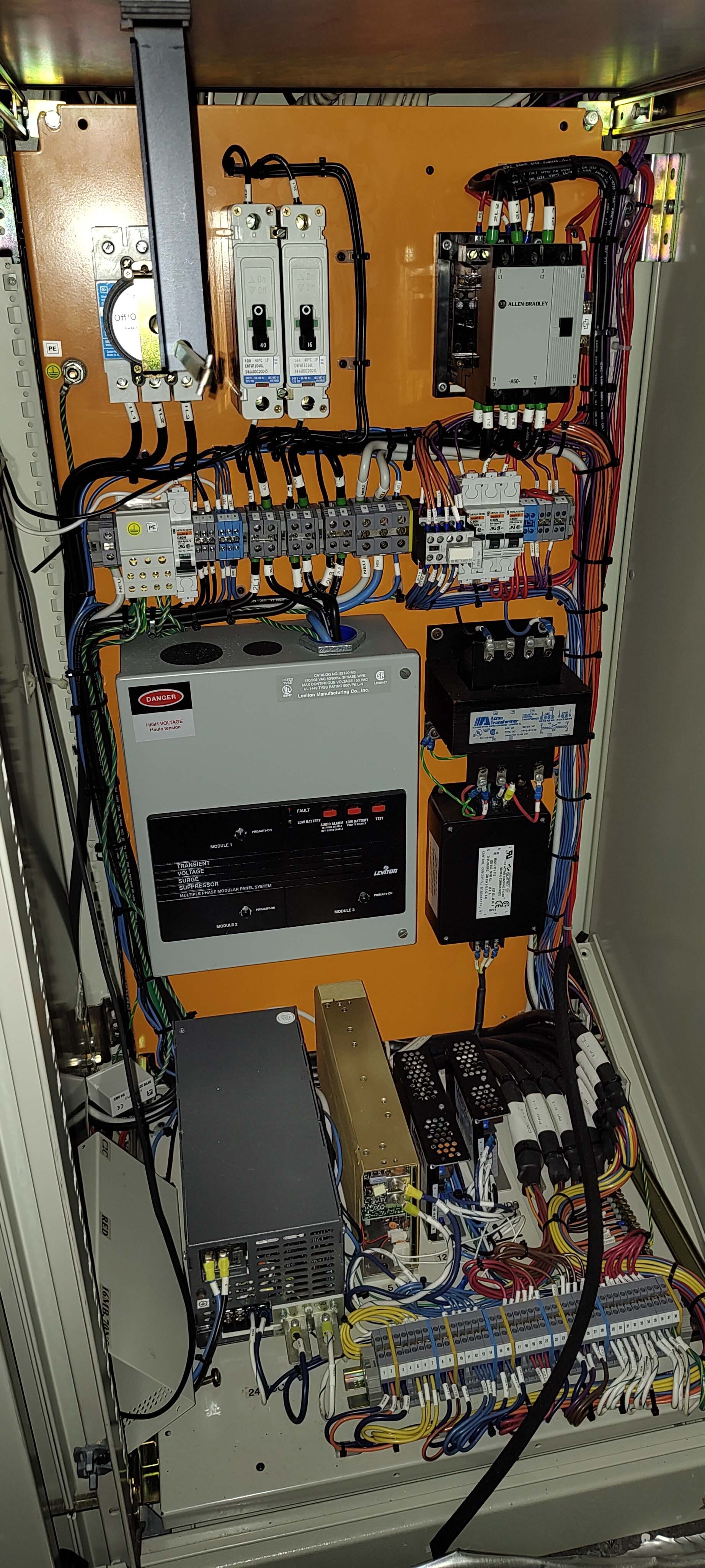 Photo Used NOVELLUS / IPEC / WESTECH / SPEEDFAM 676 For Sale