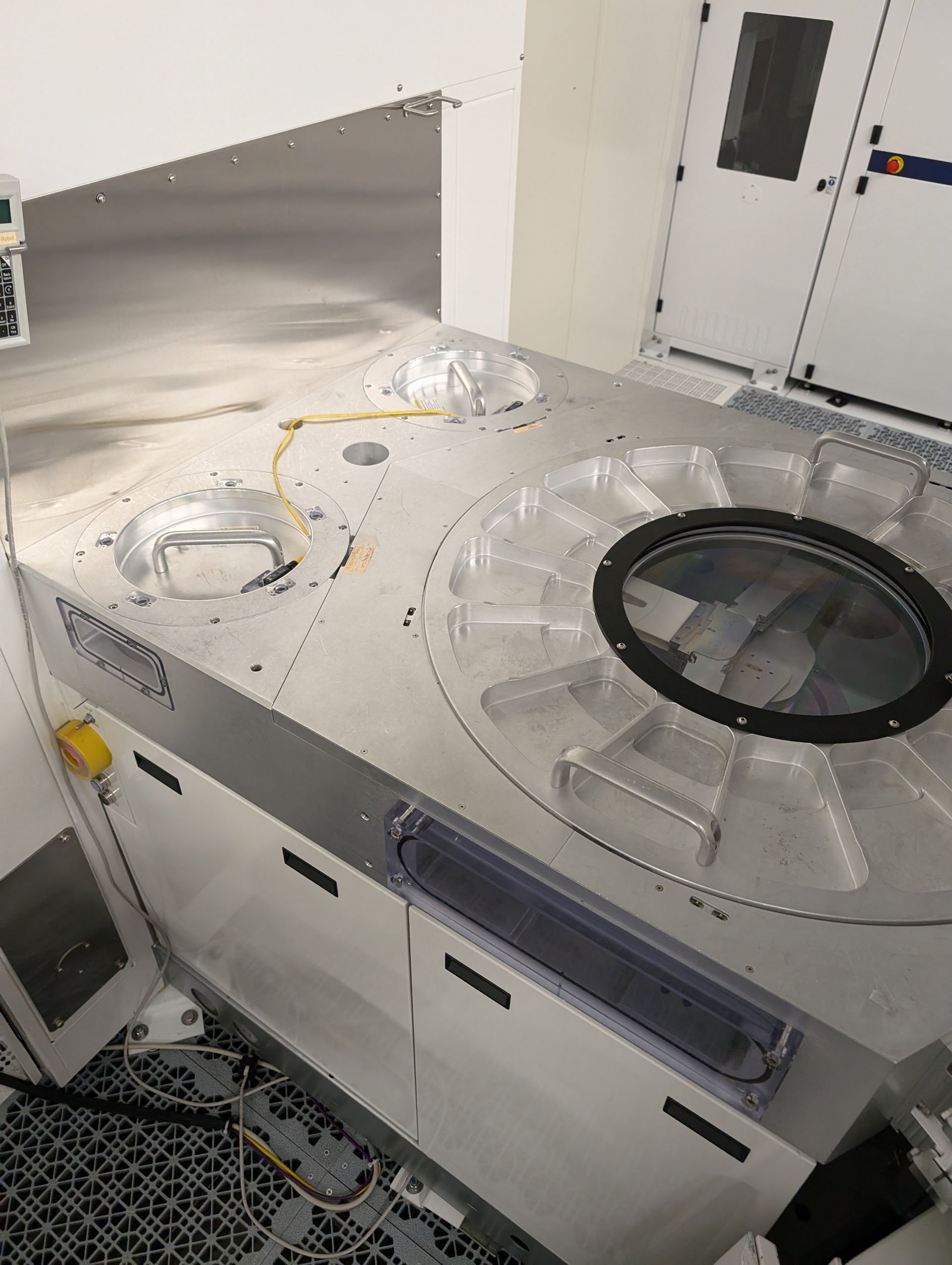 Photo Used NOVELLUS Concept 3 Altus For Sale