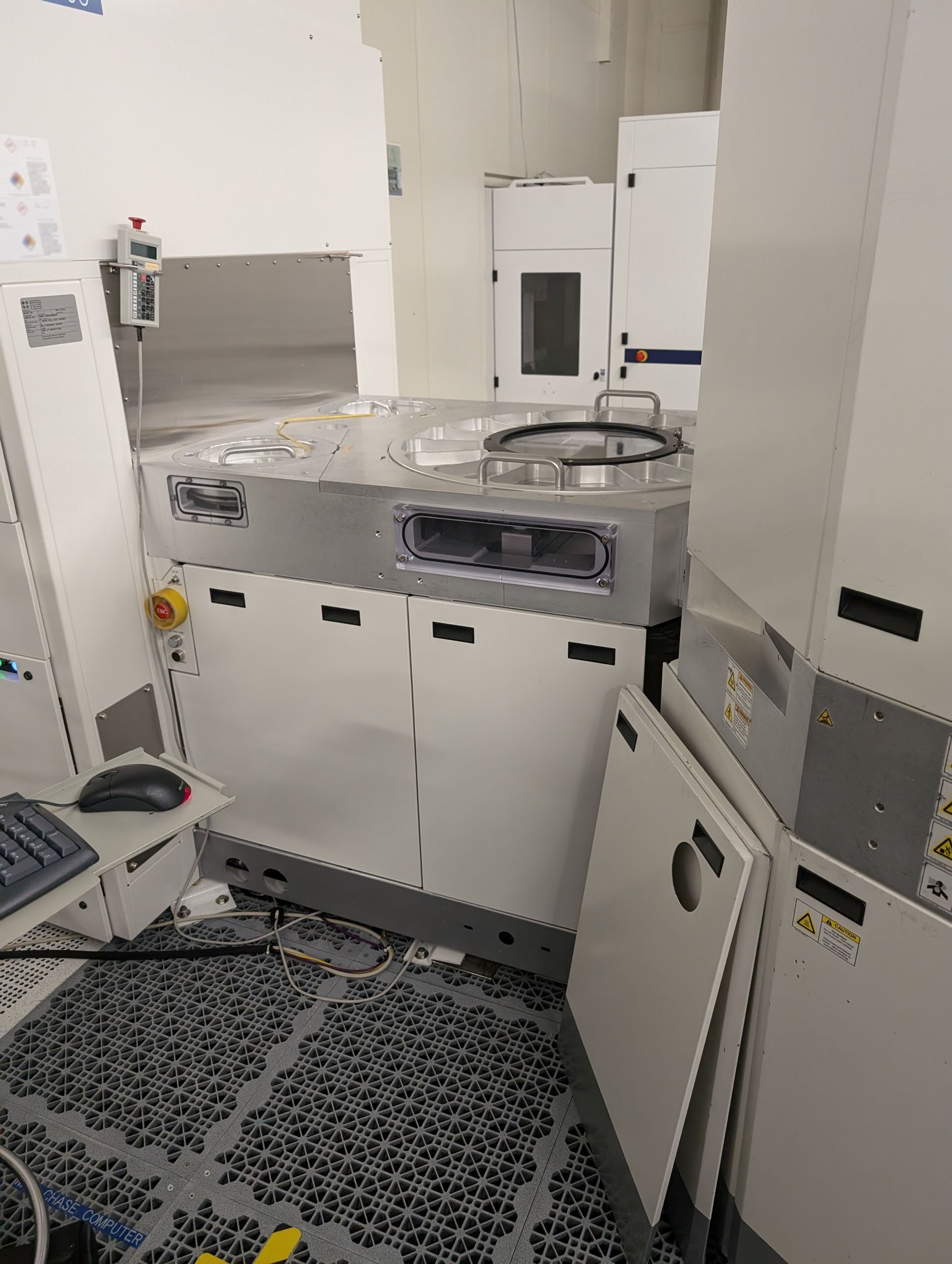 Photo Used NOVELLUS Concept 3 Altus For Sale