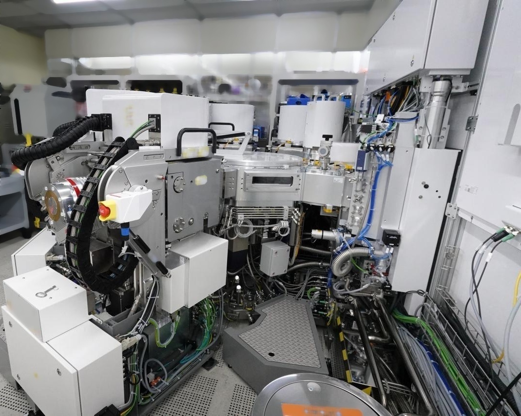 图为 已使用的 OERLIKON / BALZERS / EVATEC Clusterline 200E 待售