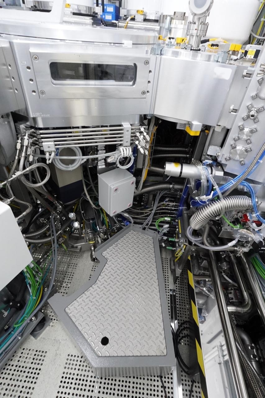 图为 已使用的 OERLIKON / BALZERS / EVATEC Clusterline 200E 待售