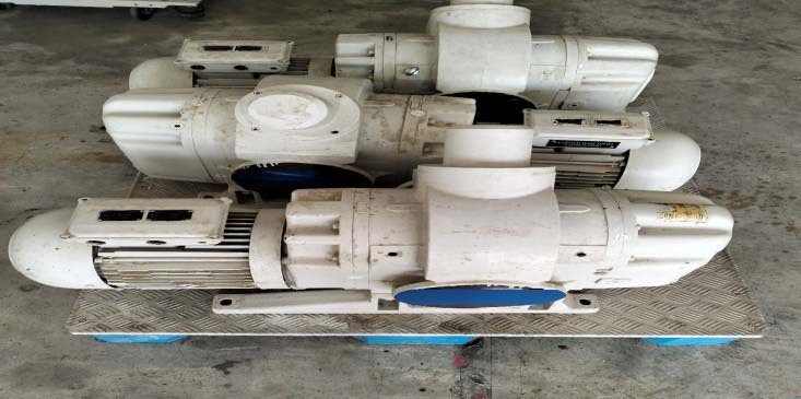 フォト（写真） 使用される OERLIKON LEYBOLD Ruvac WSU1001 H 販売のために