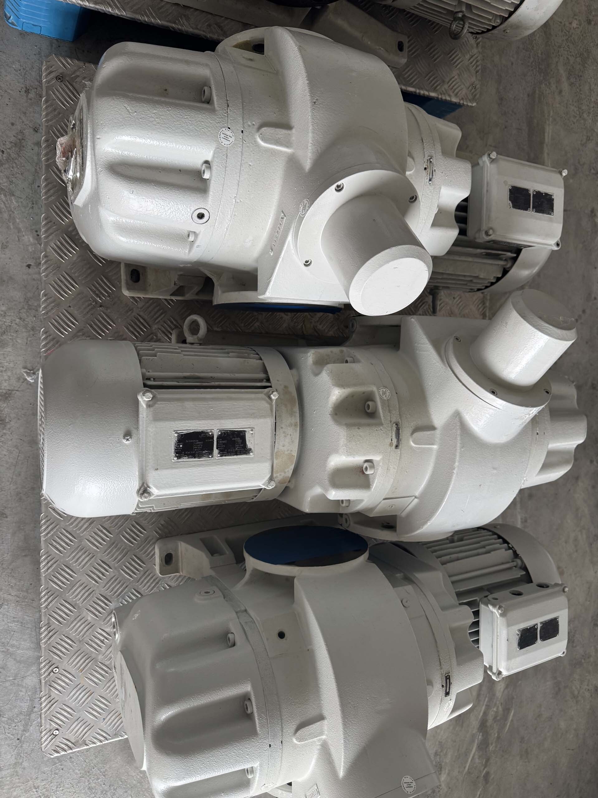 フォト（写真） 使用される OERLIKON LEYBOLD Ruvac WSU1001 H 販売のために