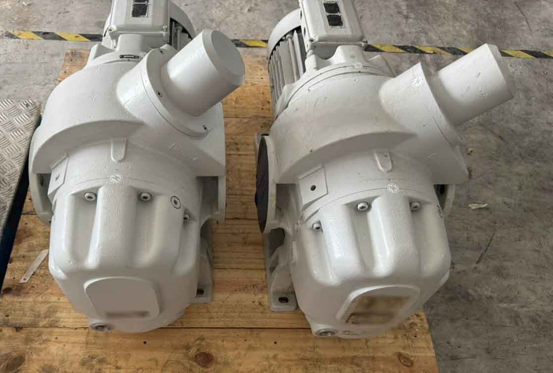 フォト（写真） 使用される OERLIKON LEYBOLD Ruvac WSU1001 H 販売のために