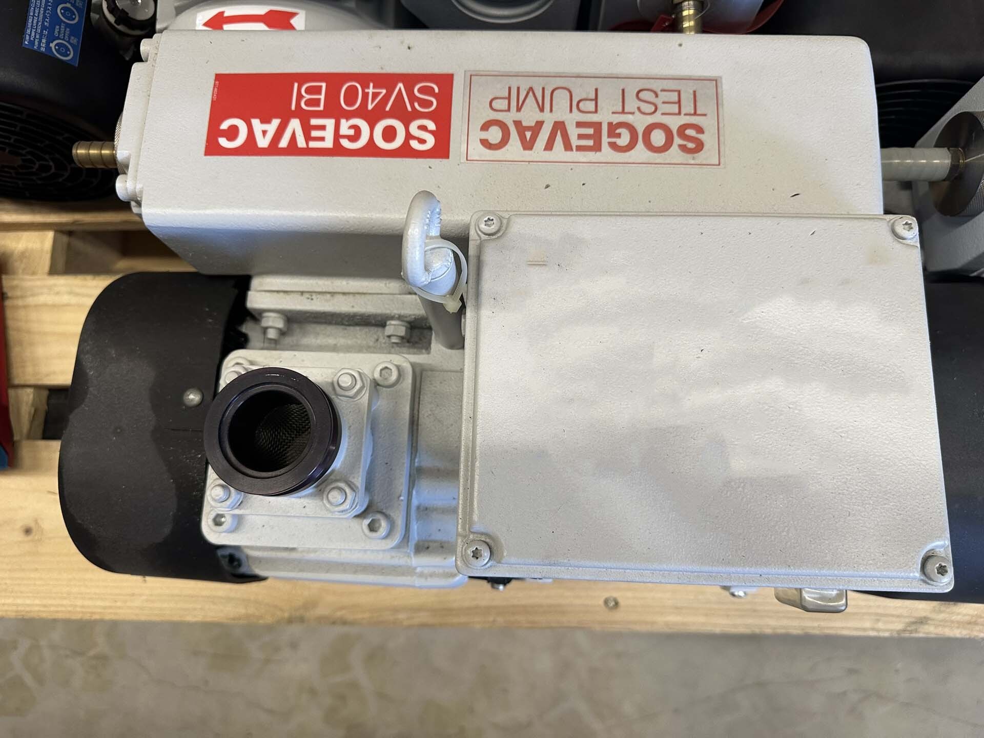 フォト（写真） 使用される OERLIKON LEYBOLD Sogevac SV40-SV65 BIFC 販売のために