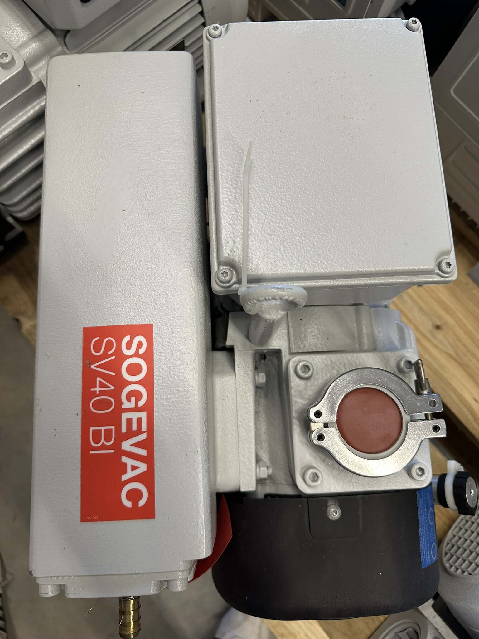 フォト（写真） 使用される OERLIKON LEYBOLD Sogevac SV40-SV65 BIFC 販売のために