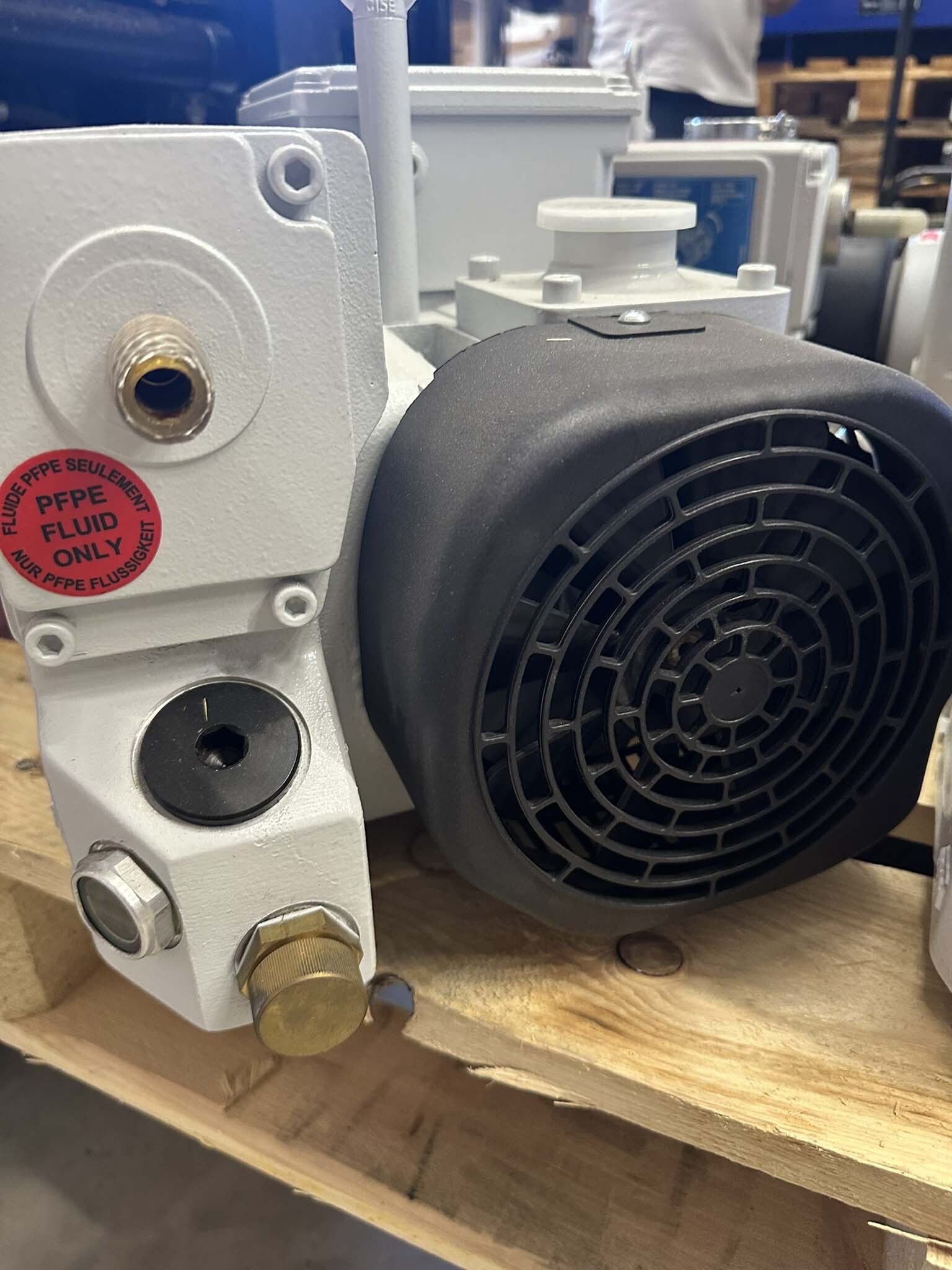 フォト（写真） 使用される OERLIKON LEYBOLD Sogevac SV40-SV65 BIFC 販売のために