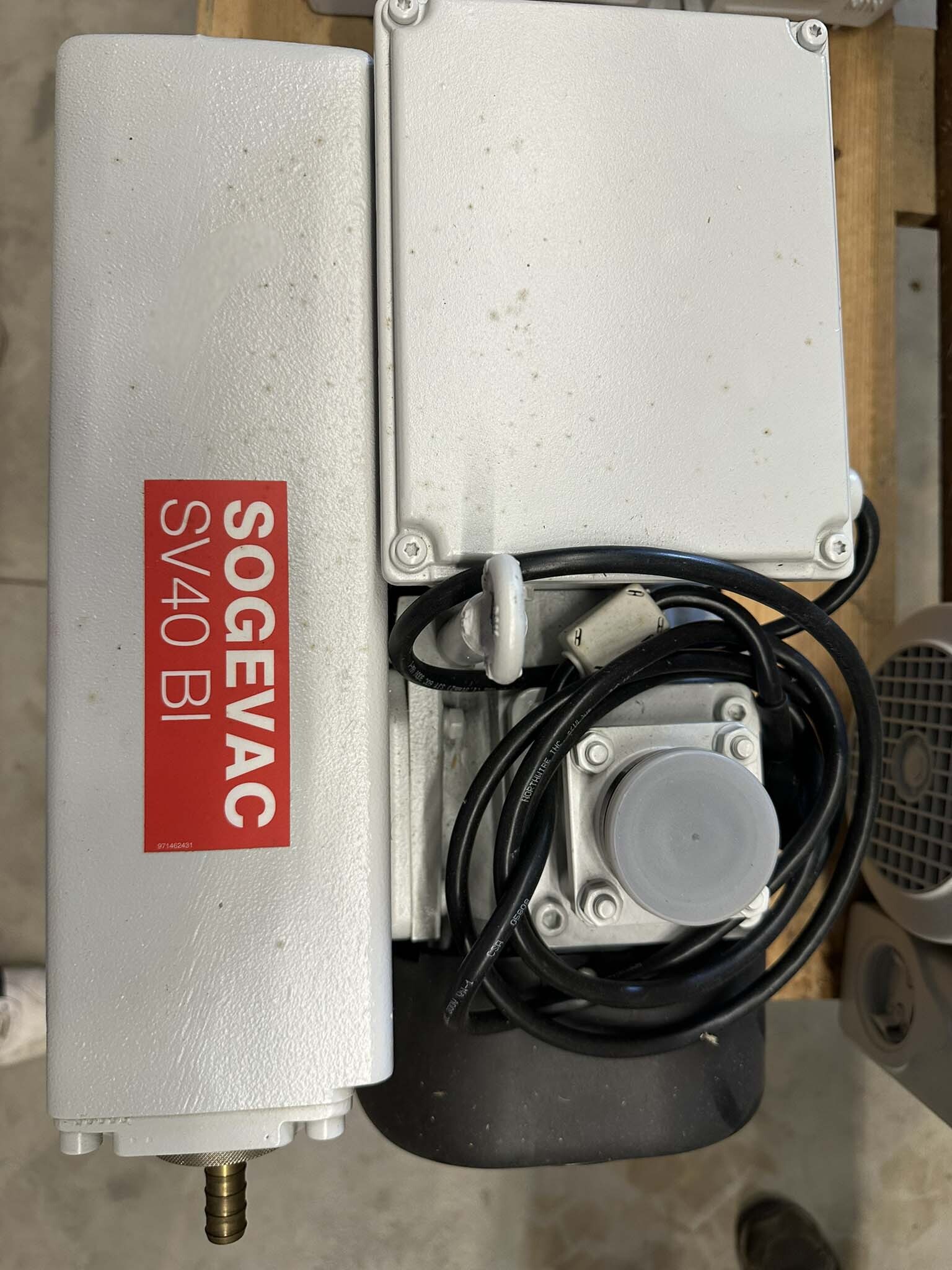 フォト（写真） 使用される OERLIKON LEYBOLD Sogevac SV40-SV65 BIFC 販売のために