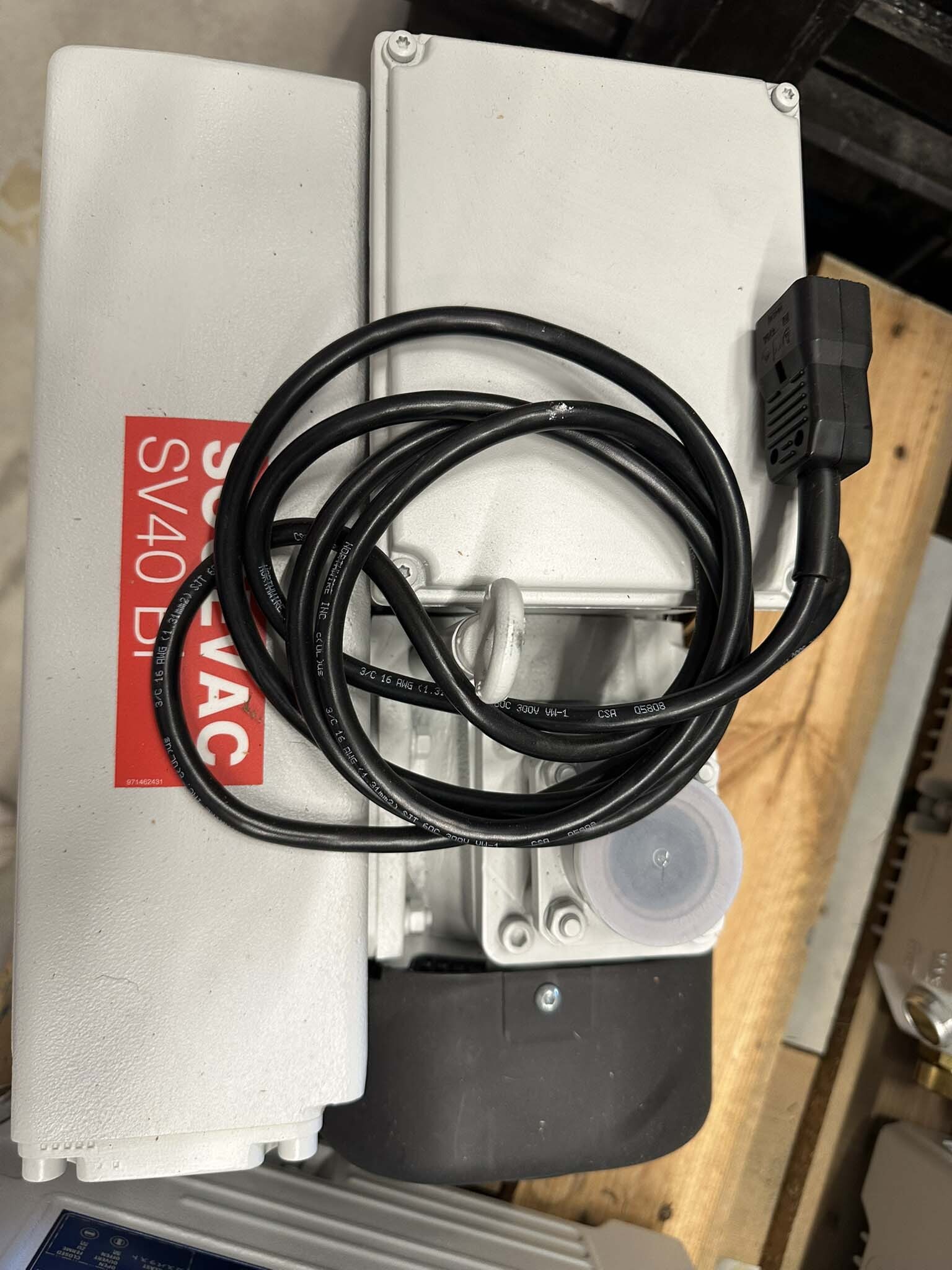 フォト（写真） 使用される OERLIKON LEYBOLD Sogevac SV40-SV65 BIFC 販売のために