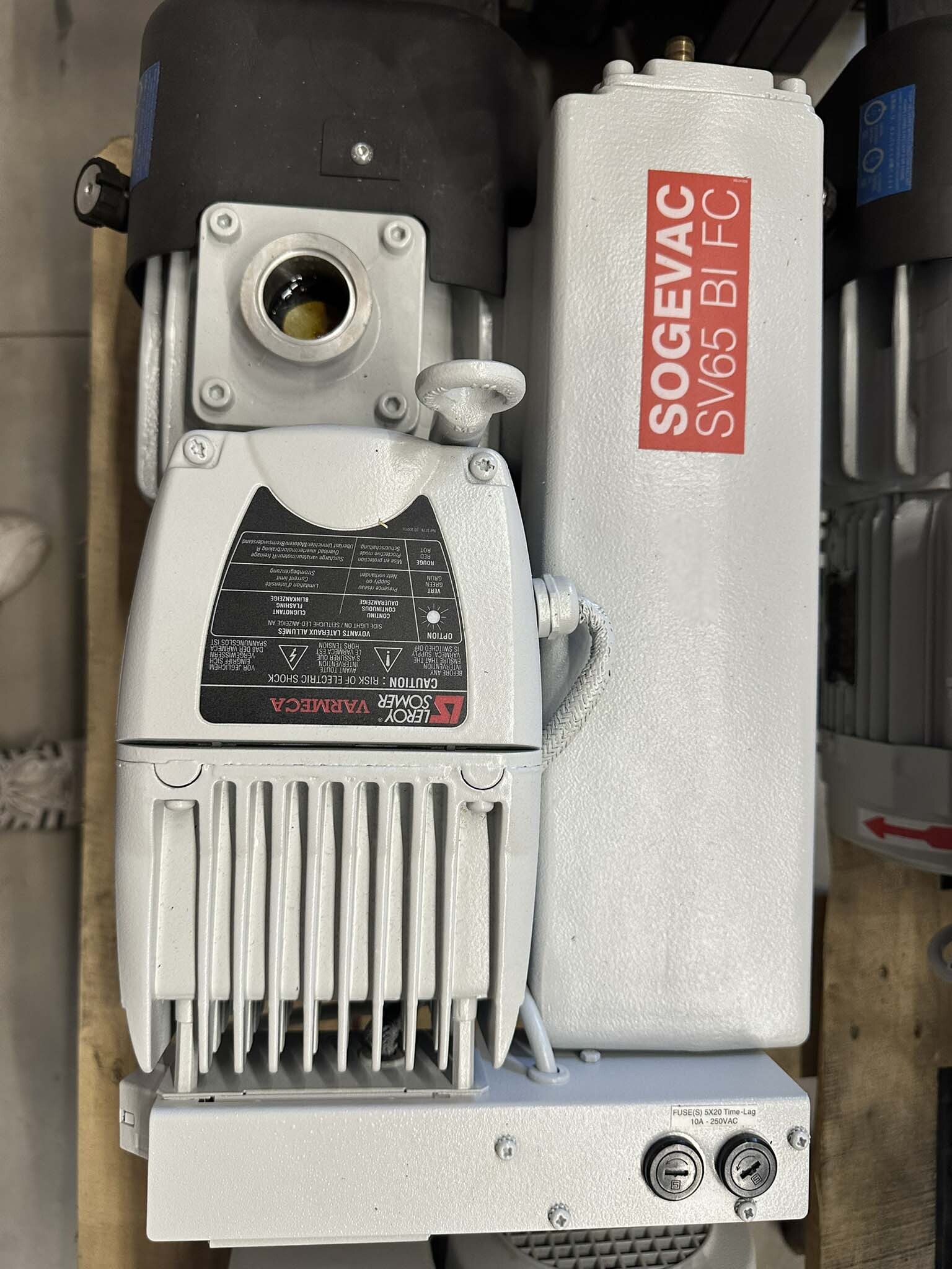 フォト（写真） 使用される OERLIKON LEYBOLD Sogevac SV40-SV65 BIFC 販売のために