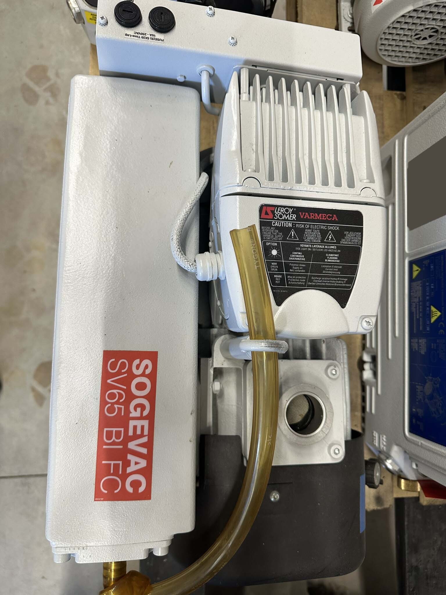 フォト（写真） 使用される OERLIKON LEYBOLD Sogevac SV40-SV65 BIFC 販売のために