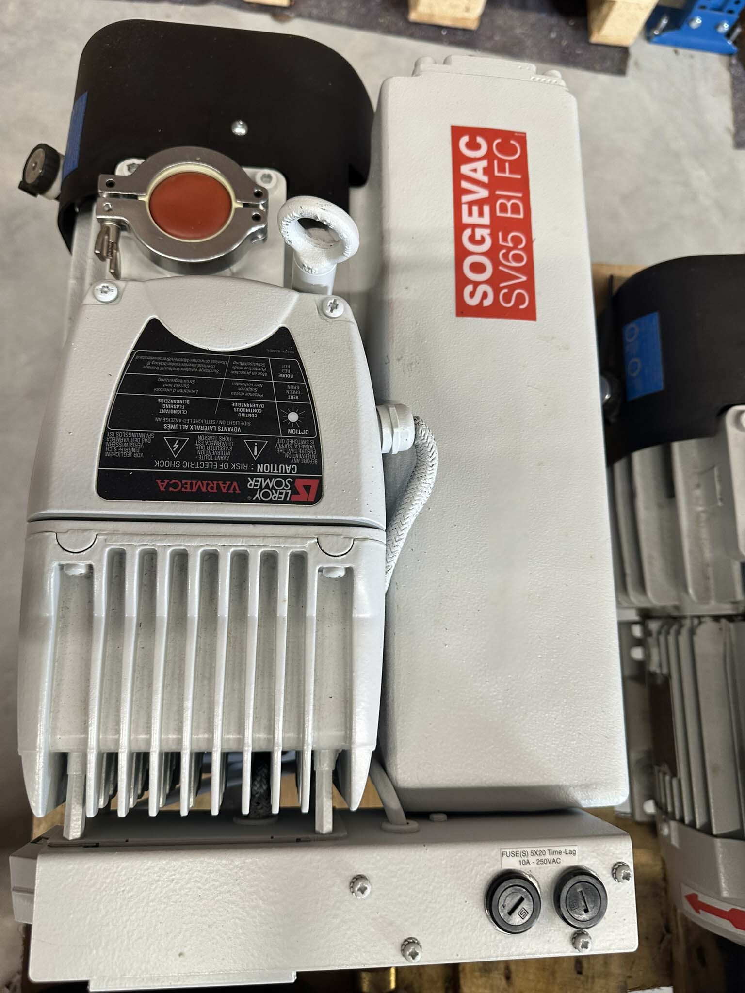 フォト（写真） 使用される OERLIKON LEYBOLD Sogevac SV40-SV65 BIFC 販売のために